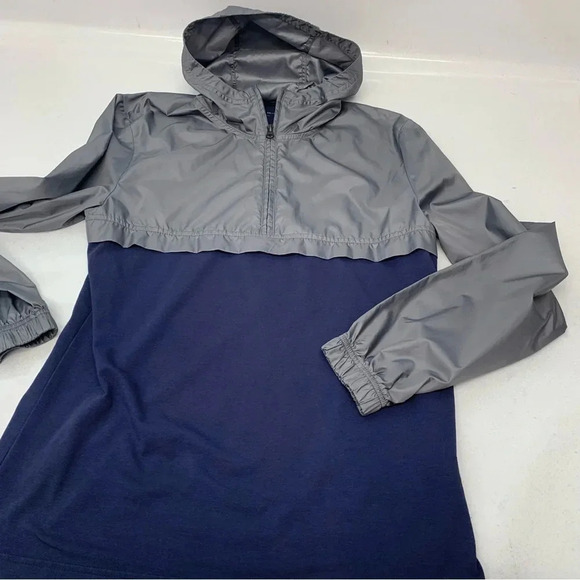 Under Armour Windbreaker Woman Small  Loose  1/4 Zip Hood Long Sleeve Blue Gray - Picture 7 of 11